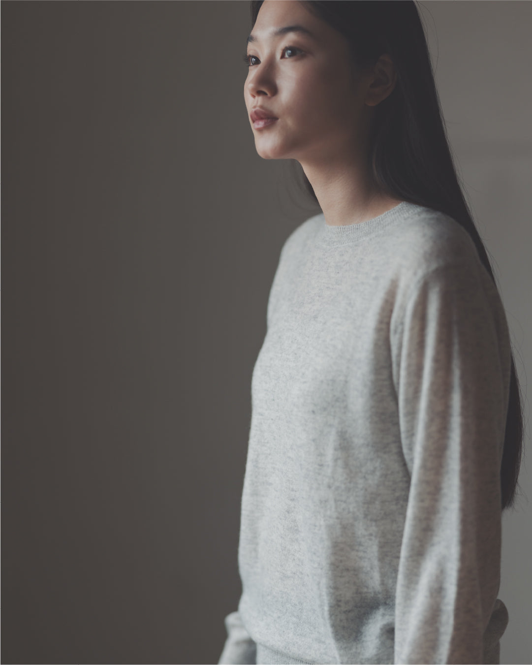 カシミヤ　薄手クルーネックセーター