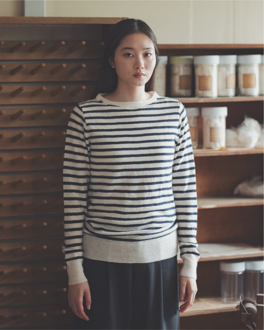 ANSPINNENアンスピネン　レッグウォーマーカシミヤ　チャコール ANSPINNENアンスピネン レッグウォーマーカシミヤ チャコール