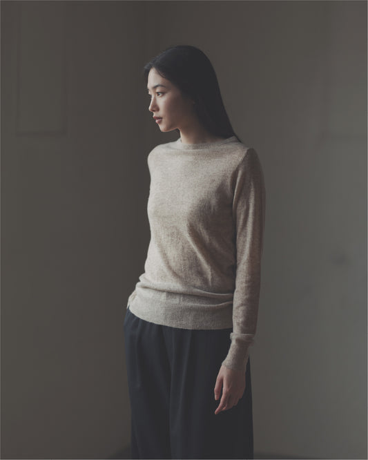 カシミヤ　薄手ボートネックセーター