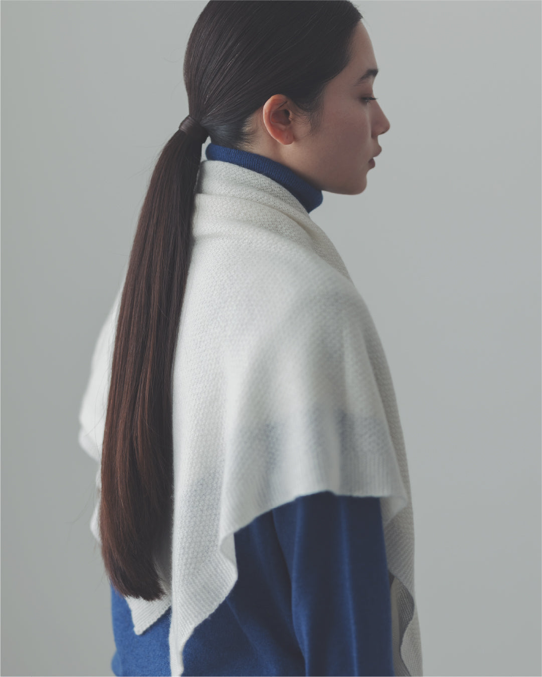 カシミヤ　薄手タートルセーター