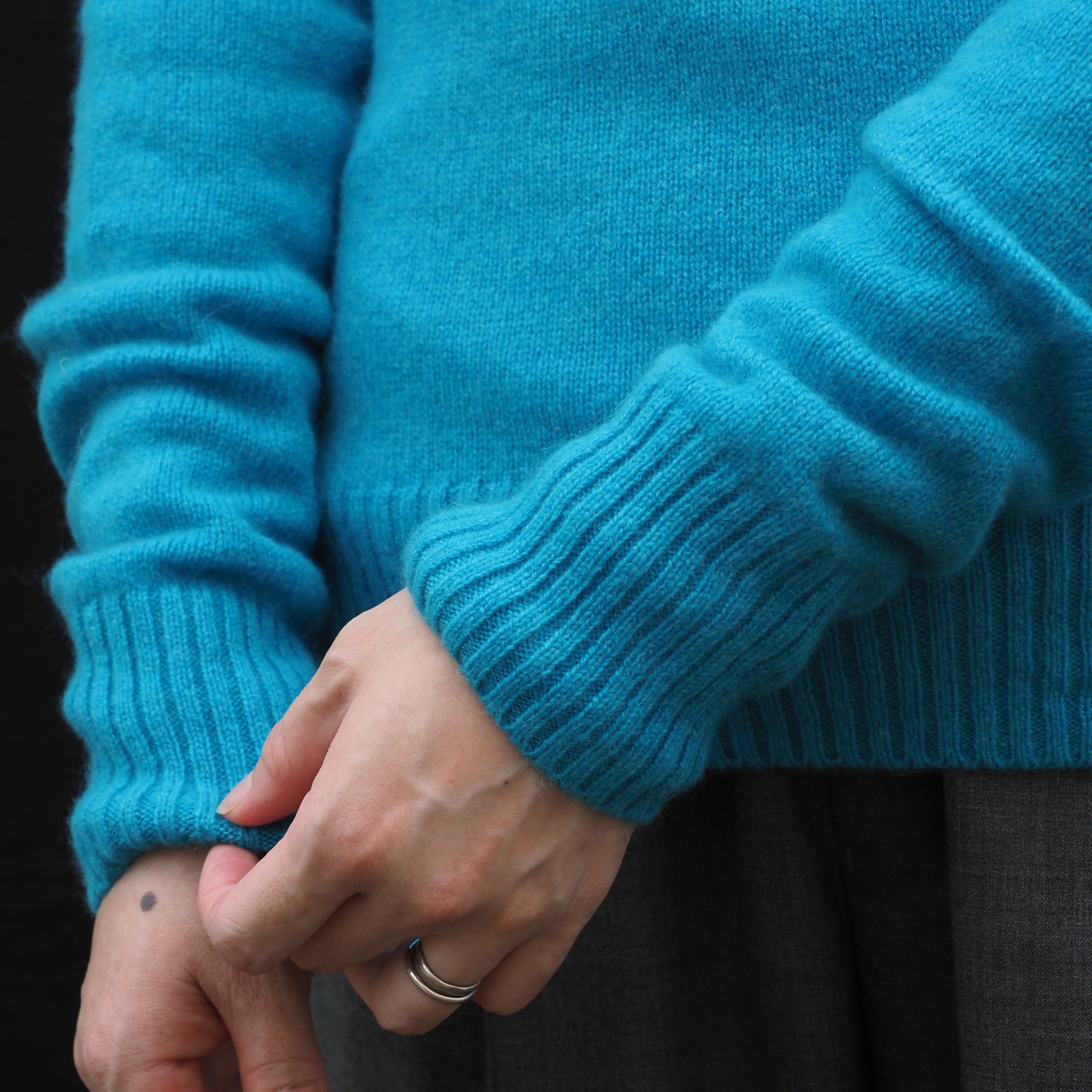 カシミヤ クルーネックセーター – ANSPINNEN